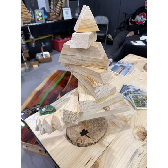 Wooden Christmas Tree - Adjustable - Variable Bases - Picture 5 of 5